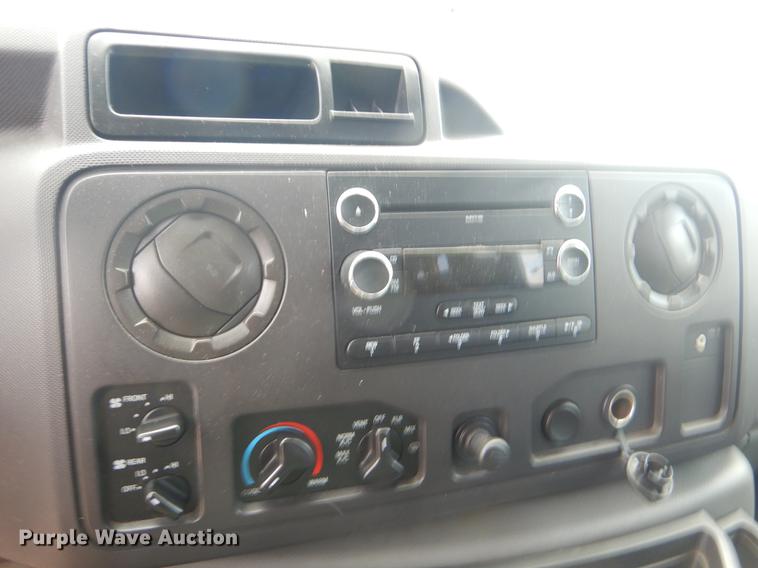 image for item EK9734 2009 Ford E450 shuttle bus