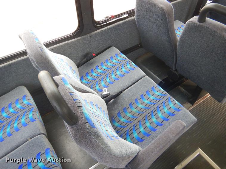 image for item EK9734 2009 Ford E450 shuttle bus