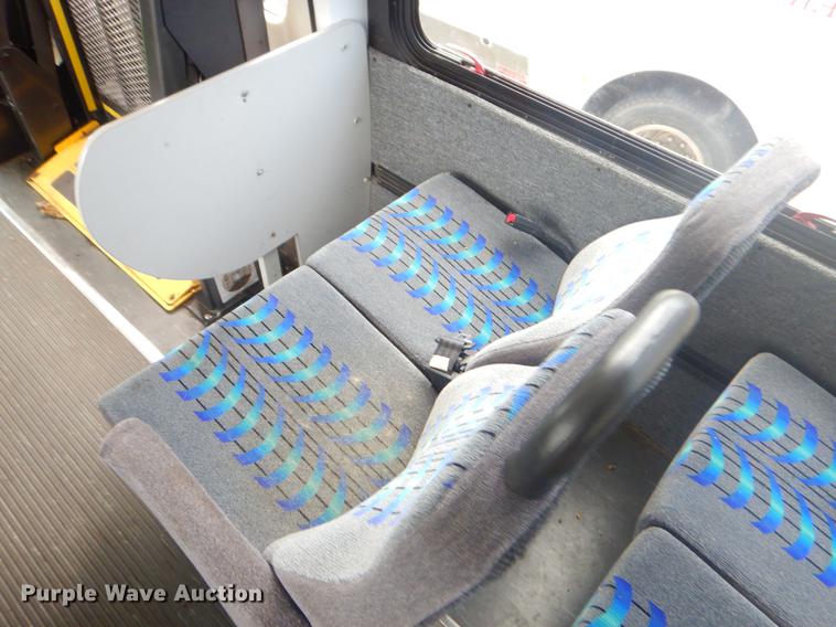 image for item EK9734 2009 Ford E450 shuttle bus