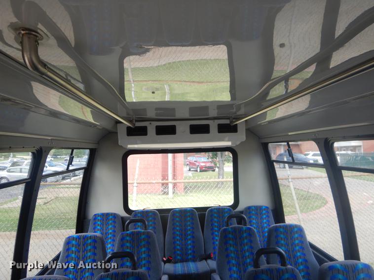 image for item EK9734 2009 Ford E450 shuttle bus