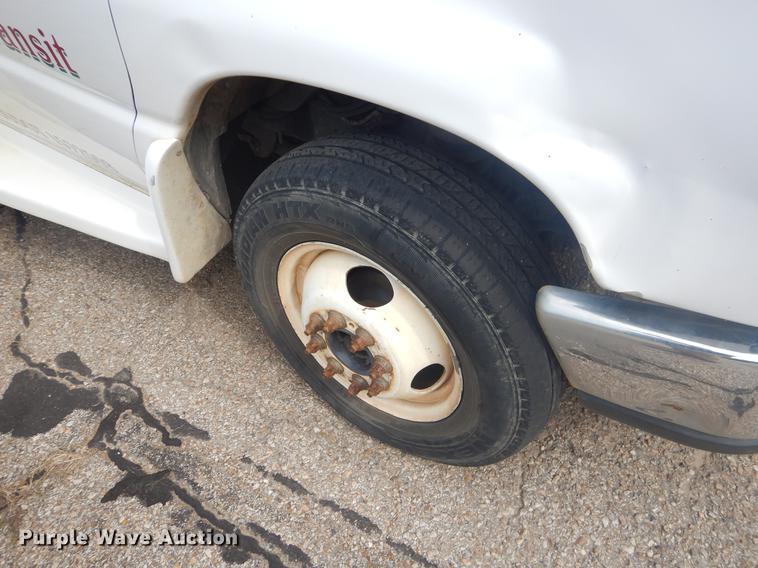 image for item EK9734 2009 Ford E450 shuttle bus