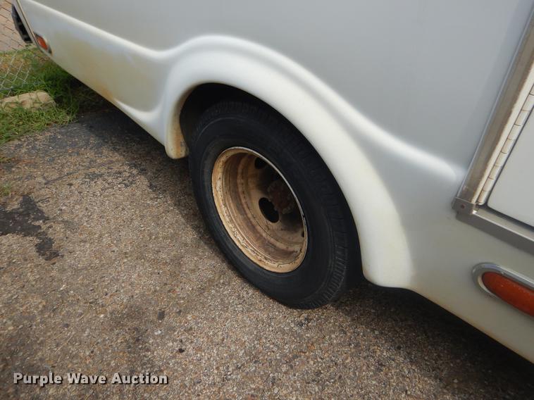 image for item EK9734 2009 Ford E450 shuttle bus