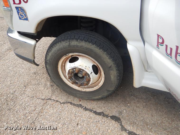 image for item EK9734 2009 Ford E450 shuttle bus