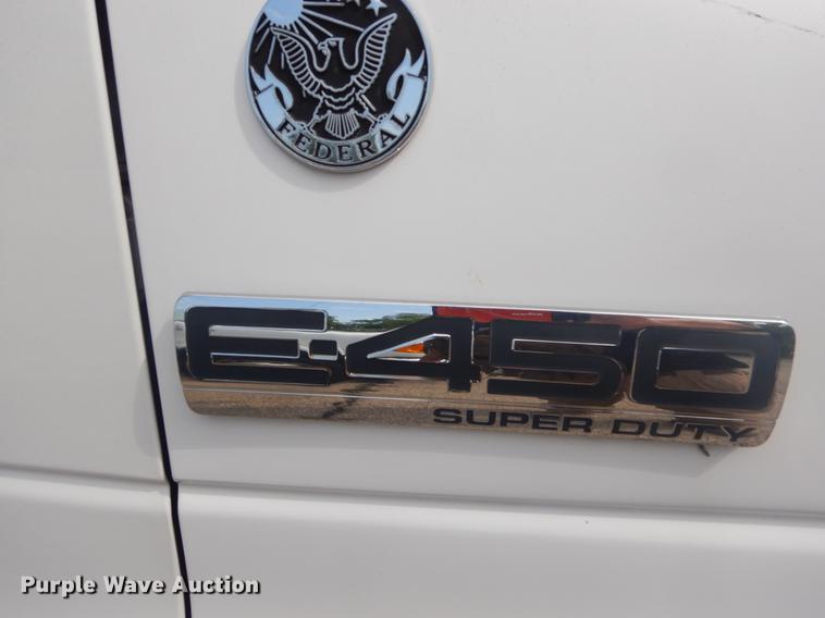image for item EK9734 2009 Ford E450 shuttle bus