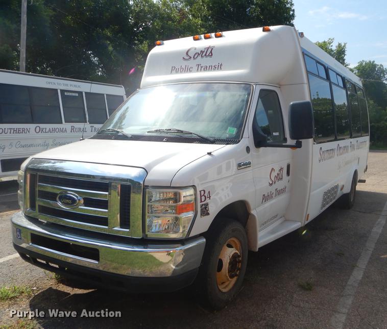 image for item EK9735 2009 Ford E450 shuttle bus