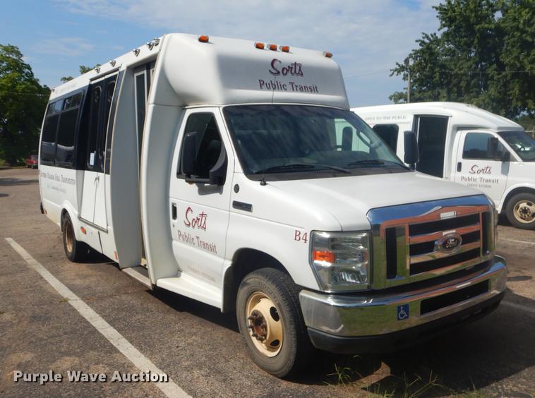 image for item EK9735 2009 Ford E450 shuttle bus
