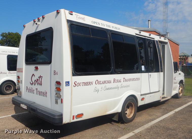 image for item EK9735 2009 Ford E450 shuttle bus