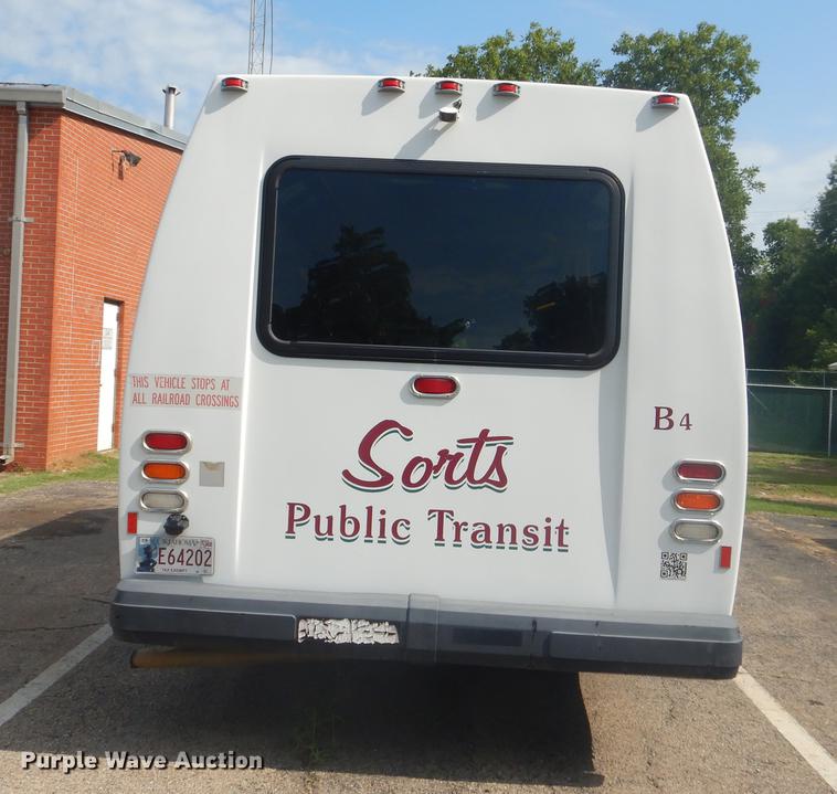 image for item EK9735 2009 Ford E450 shuttle bus