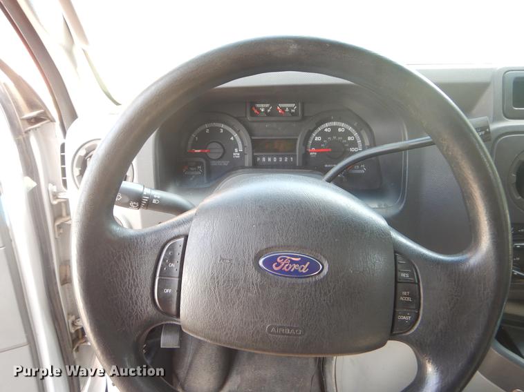 image for item EK9735 2009 Ford E450 shuttle bus