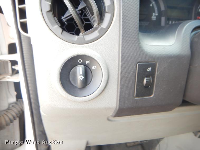 image for item EK9735 2009 Ford E450 shuttle bus