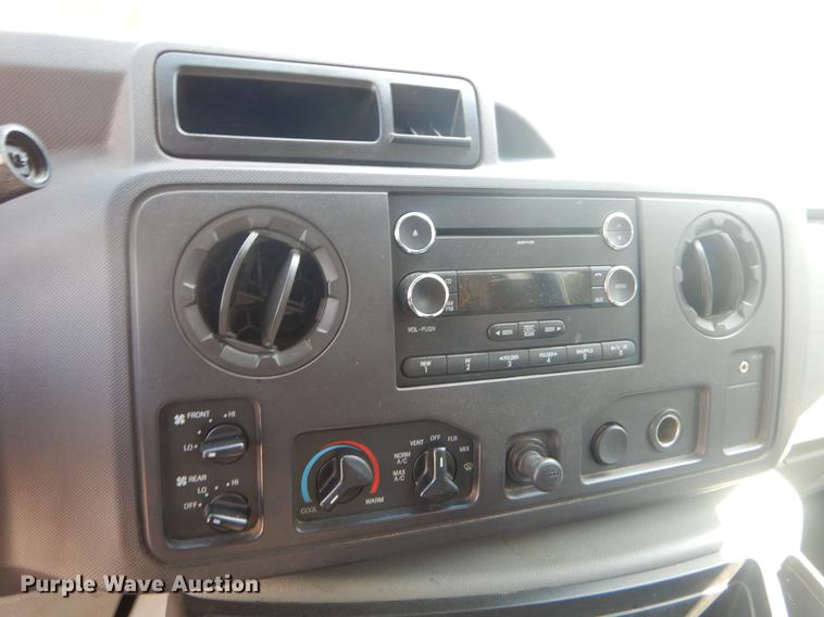 image for item EK9735 2009 Ford E450 shuttle bus