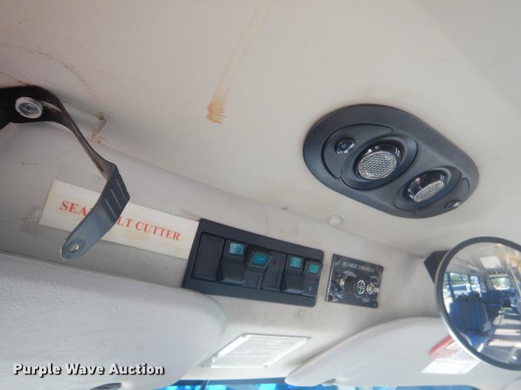 image for item EK9735 2009 Ford E450 shuttle bus