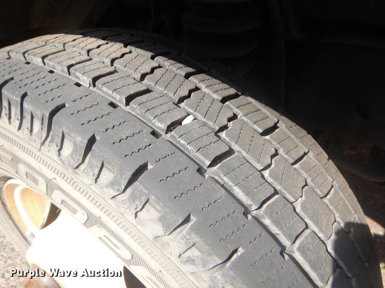 image for item EK9735 2009 Ford E450 shuttle bus