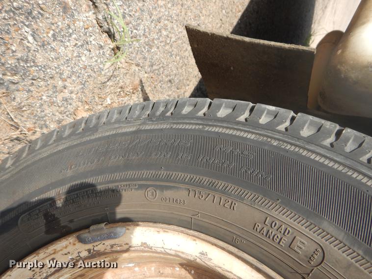 image for item EK9735 2009 Ford E450 shuttle bus