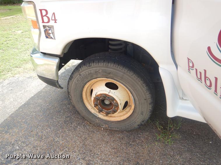 image for item EK9735 2009 Ford E450 shuttle bus