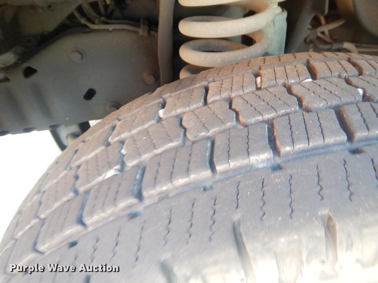 image for item EK9735 2009 Ford E450 shuttle bus