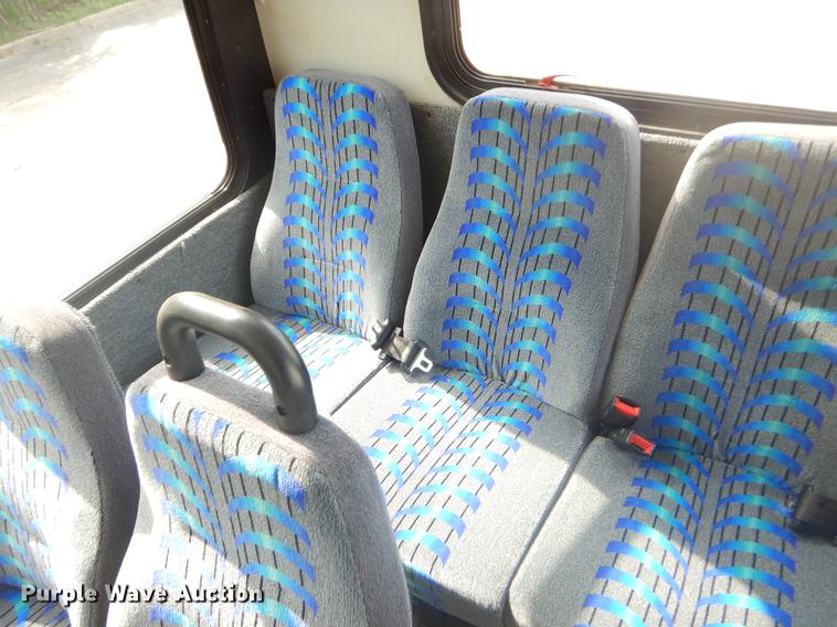 image for item EK9735 2009 Ford E450 shuttle bus