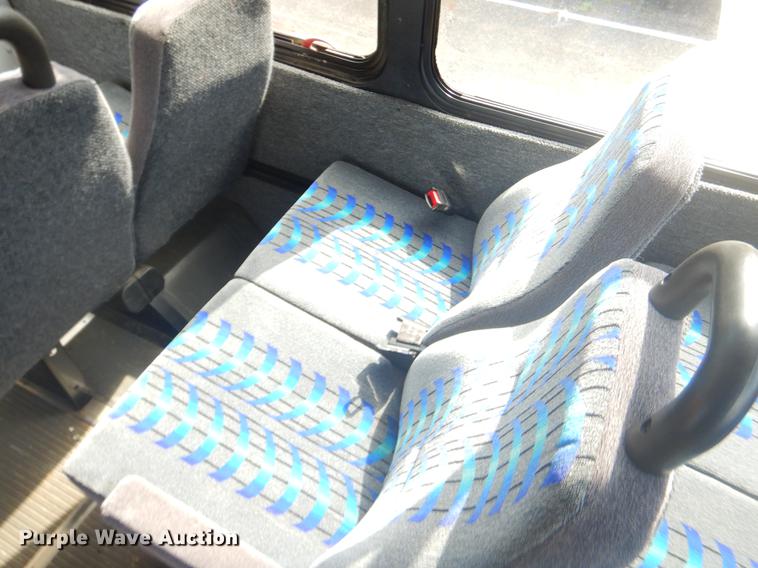 image for item EK9735 2009 Ford E450 shuttle bus