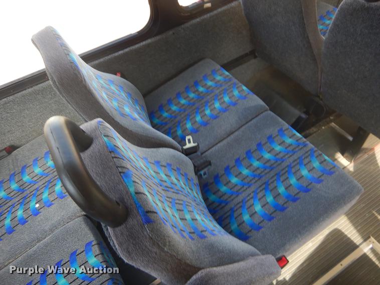 image for item EK9735 2009 Ford E450 shuttle bus