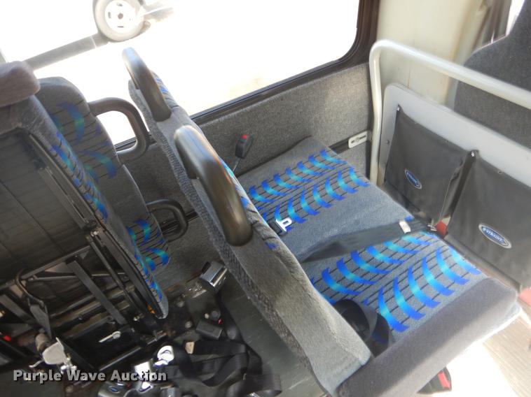 image for item EK9735 2009 Ford E450 shuttle bus