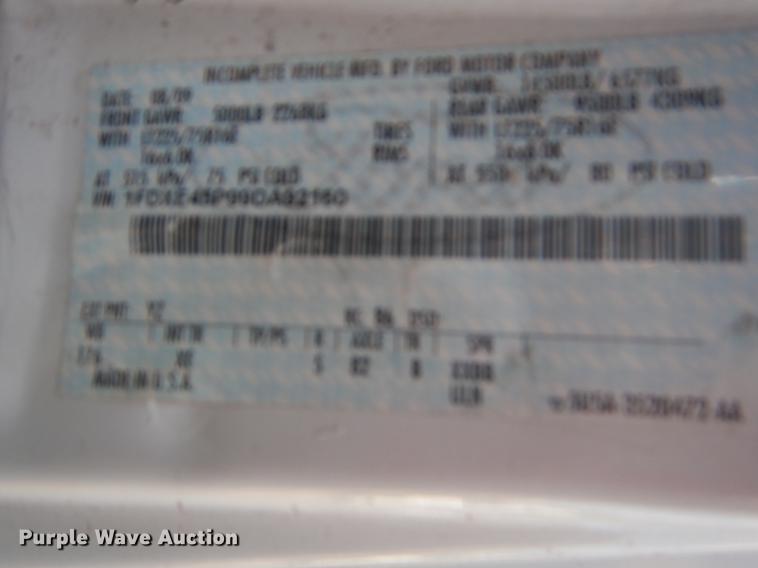 image for item EK9735 2009 Ford E450 shuttle bus