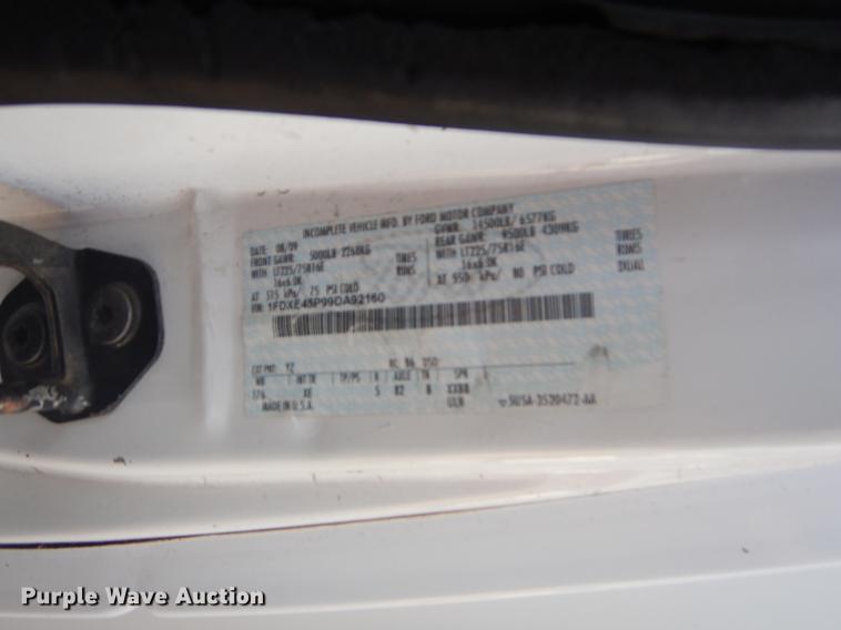 image for item EK9735 2009 Ford E450 shuttle bus