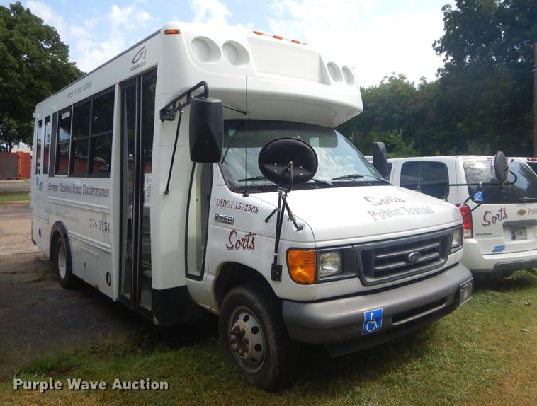 image for item EK9737 2007 Ford E450 shuttle bus