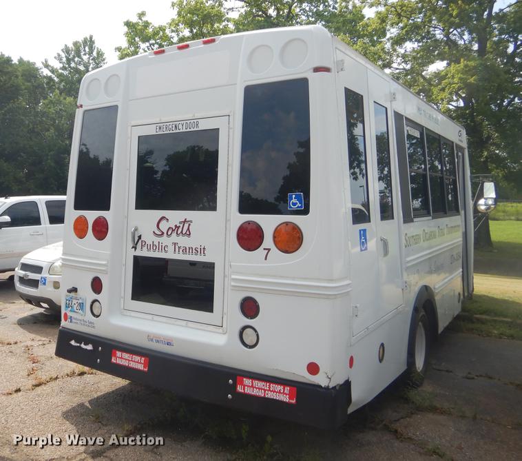 image for item EK9737 2007 Ford E450 shuttle bus