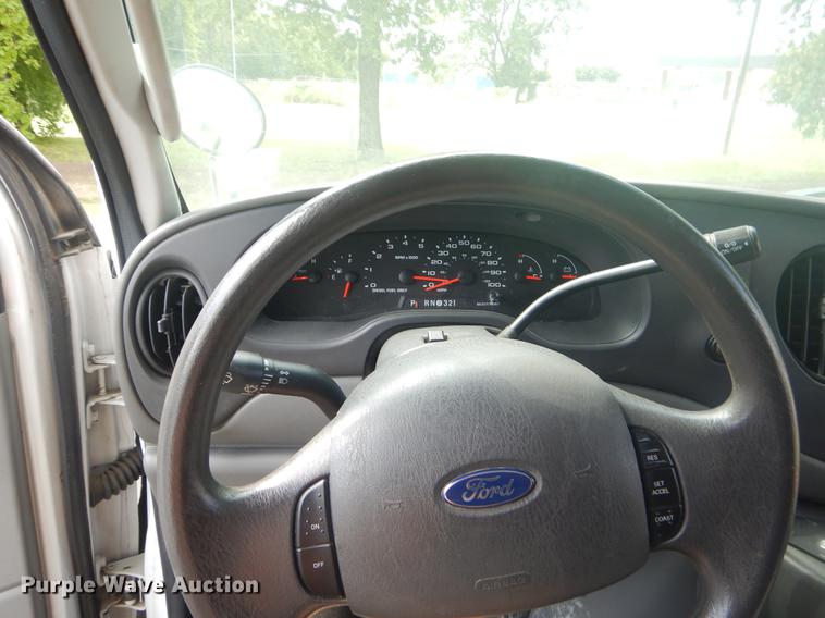 image for item EK9737 2007 Ford E450 shuttle bus