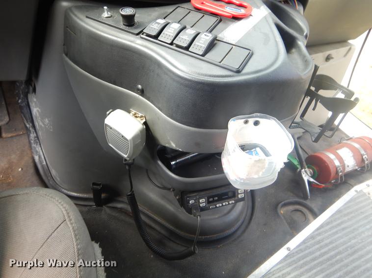 image for item EK9737 2007 Ford E450 shuttle bus