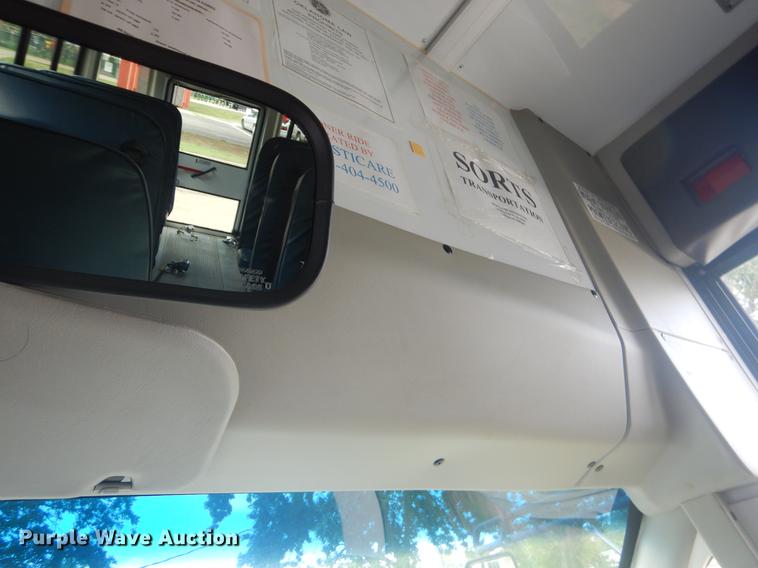 image for item EK9737 2007 Ford E450 shuttle bus