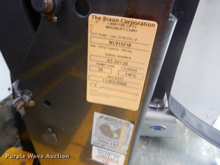 image for item EK9737 2007 Ford E450 shuttle bus