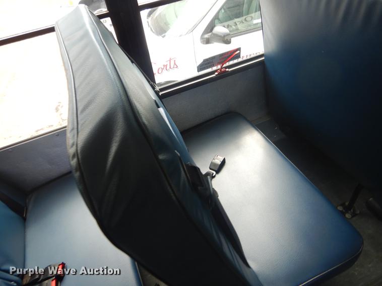 image for item EK9737 2007 Ford E450 shuttle bus