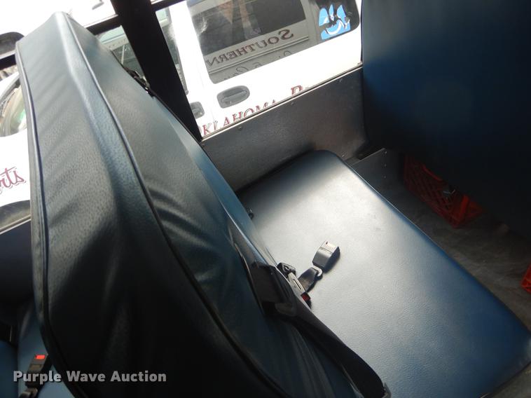 image for item EK9737 2007 Ford E450 shuttle bus