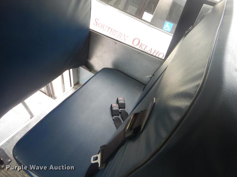 image for item EK9737 2007 Ford E450 shuttle bus