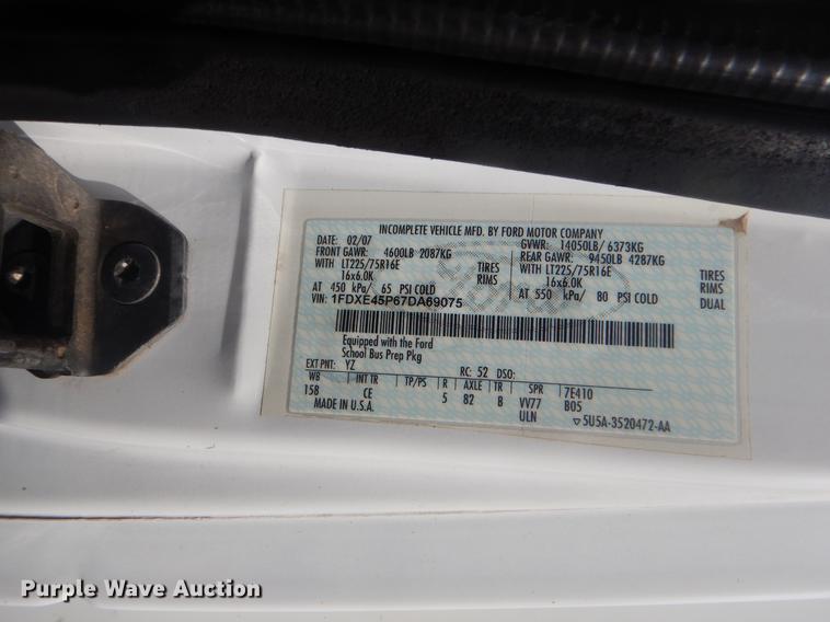 image for item EK9737 2007 Ford E450 shuttle bus