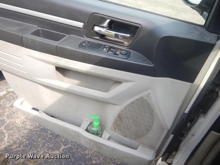 image for item EK9738 2010 Dodge Grand Caravan SE van