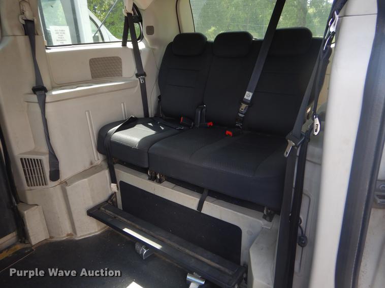 image for item EK9738 2010 Dodge Grand Caravan SE van