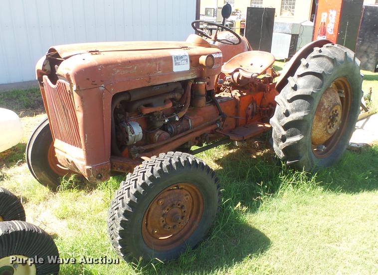 image for item ER9730 Ford tractor
