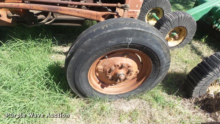 image for item ER9730 Ford tractor