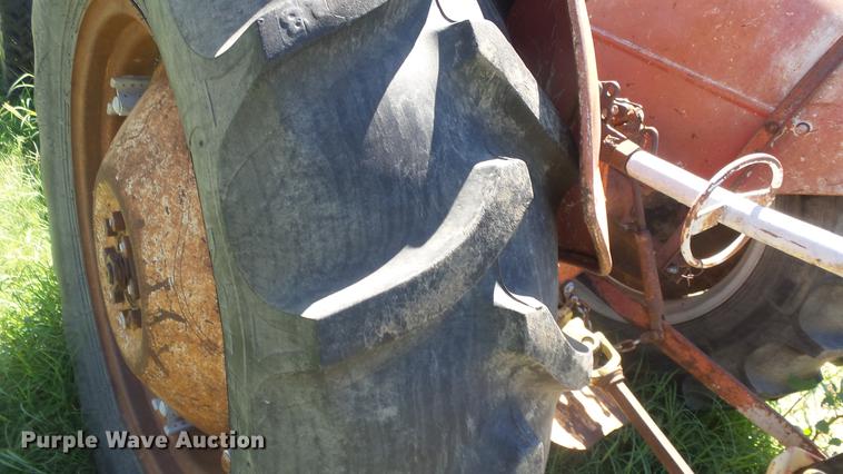 image for item ER9730 Ford tractor