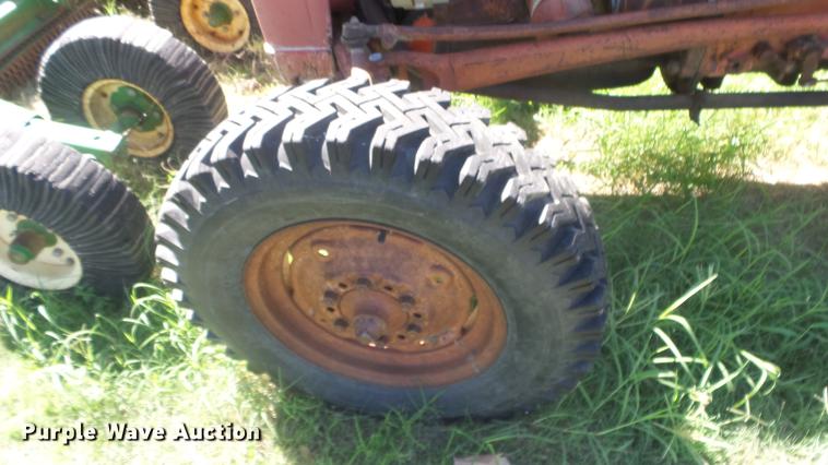 image for item ER9730 Ford tractor