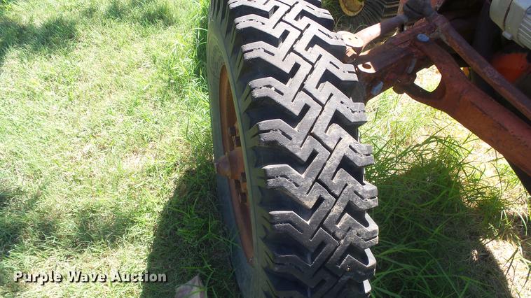 image for item ER9730 Ford tractor