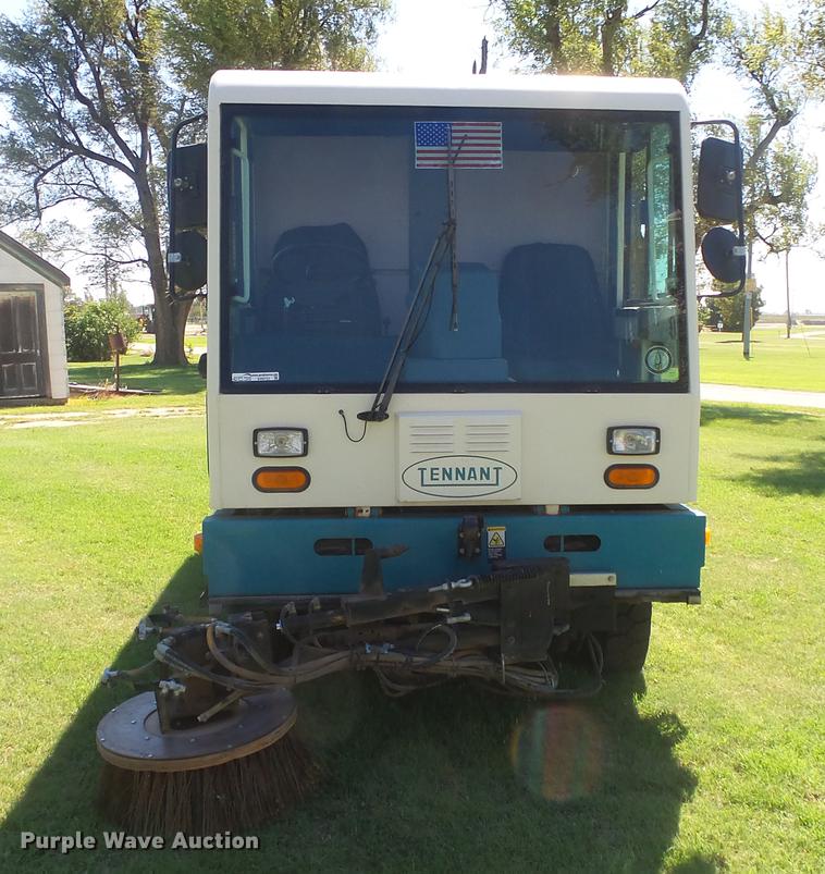 image for item ER9731 2002 Tennant 830-II sweeper