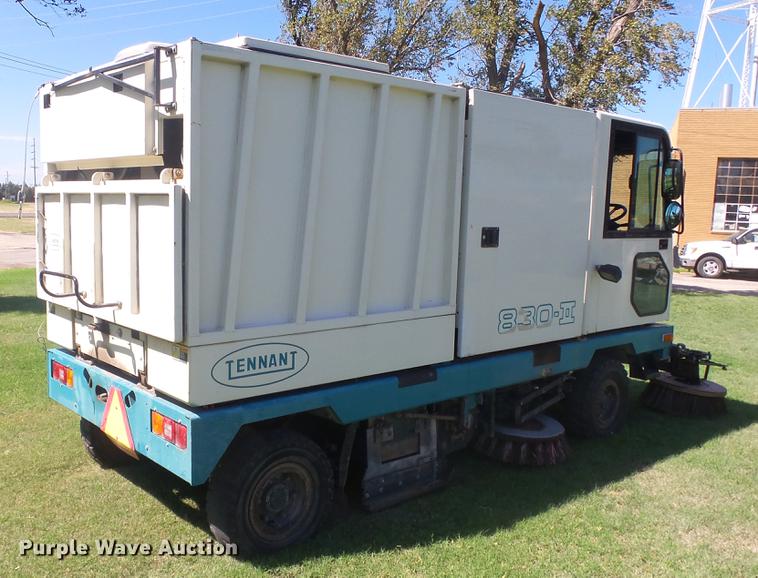 image for item ER9731 2002 Tennant 830-II sweeper