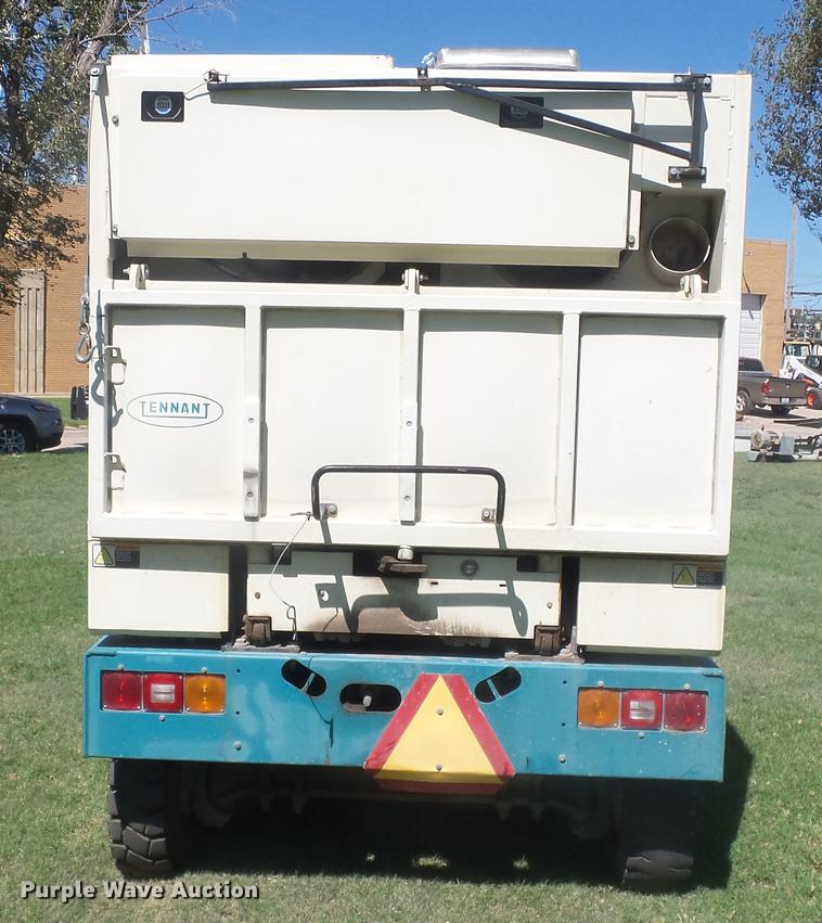 image for item ER9731 2002 Tennant 830-II sweeper