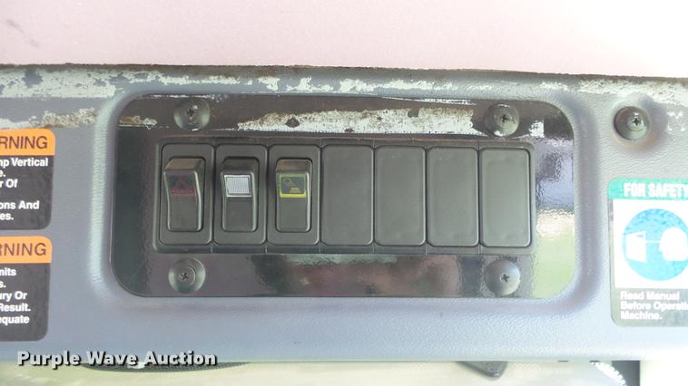 image for item ER9731 2002 Tennant 830-II sweeper