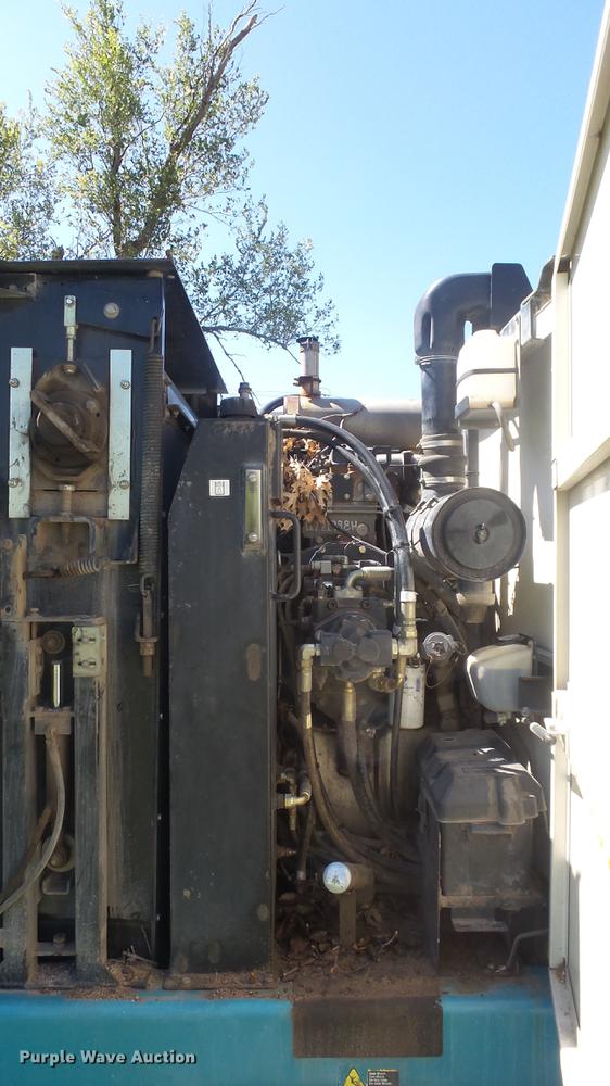 image for item ER9731 2002 Tennant 830-II sweeper