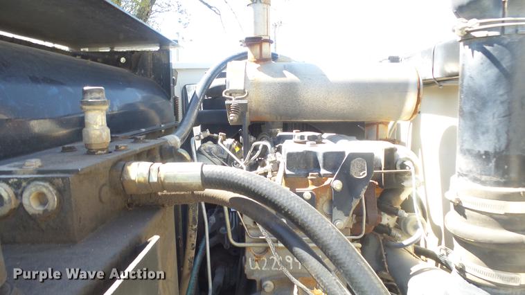 image for item ER9731 2002 Tennant 830-II sweeper