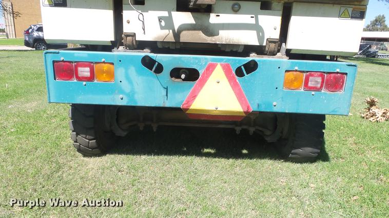 image for item ER9731 2002 Tennant 830-II sweeper